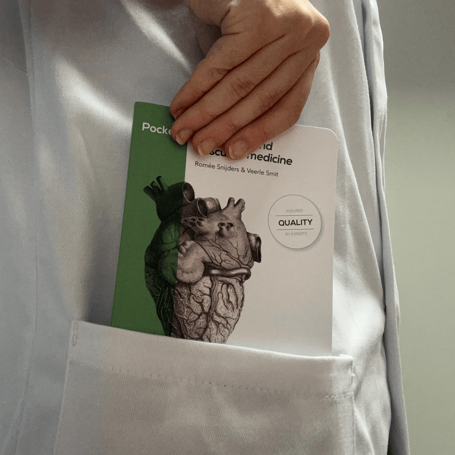 Compendium Medicine Cardiology pocket in white coat